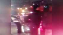 Trafikte Kavga Kamerada... Araç İçindeki Sürücüyü Böyle Darp Ettiler
