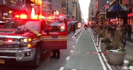 New York'ta Times Meydanı Yakınındaki Otobüs Terminaline Boru Bombalı Saldırı