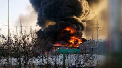 "하마터면..." 학교 옆 화재에 초등생 5백 명 긴급 대피 / YTN