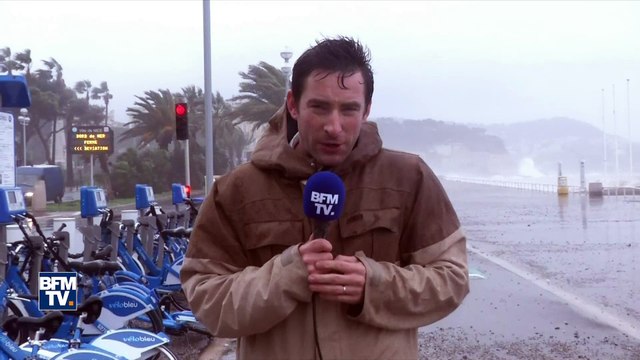 Nice: Des vagues de 3 à 4 mètres projettent des galets sur la promenade des Anglais