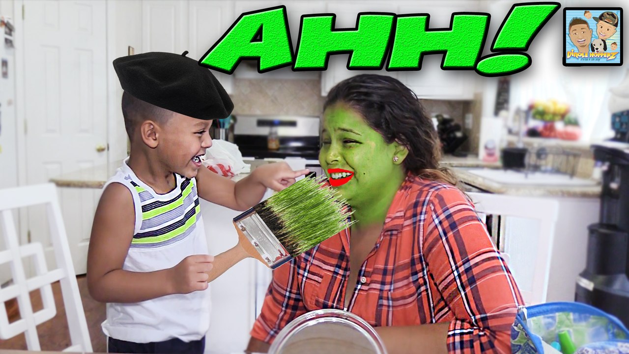 MOMS FACE GETS PRETTY! BOY GETS MAKEUP ON MOMS EYES! DINGLEHOPPERZ MAKEUP VLOG! WHO DID A BETTER JOB?