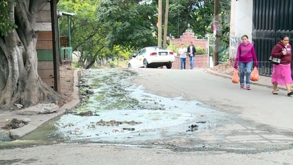 SE SOLICITA AYUDA CON DRENAJE DE AGUAS NEGRAS EN LA COLONIA JOHN F KENNEDY