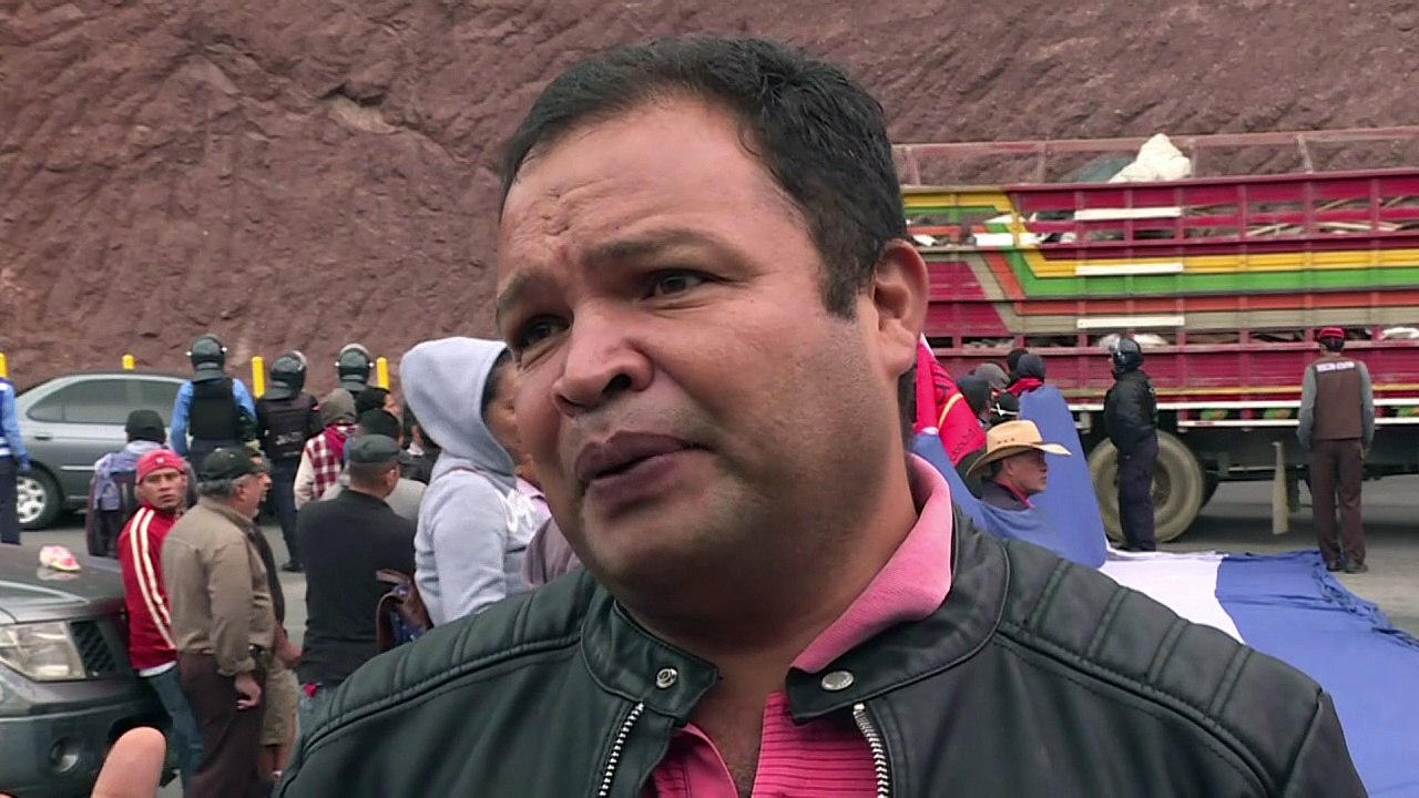 Desalojan rutas bloqueadas en protesta por “fra...
