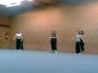 Groupe de 6 Filles  . . .