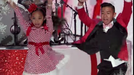 Gwen Stefani Makes It Feel Like Christmas! = teaser
