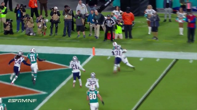 Jarvis Landry takes dump pass for a 5-yard TD