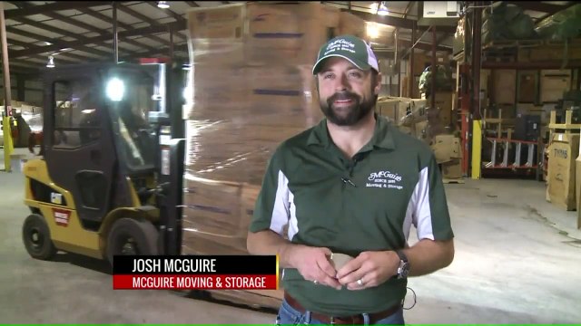 St. Louis Group Makes, Delivers Christmas Wreaths to Veterans` Graves Across the Country