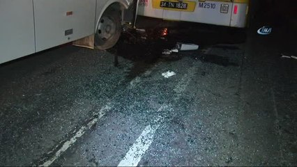 Havalimanı Çalışanlarını Taşıyan Servis Kaza Yaptı: 8 Yaralı