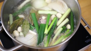 Korean food, Boiled Pork and Seasoned Garlic Chives Recipe [Ramble]-MN5DhMXiNJ0