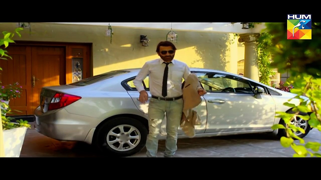 Gumraah Episode 28 HUM TV Drama - 11 December 2017