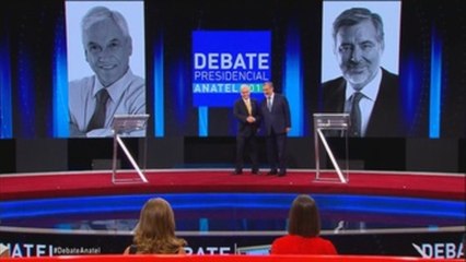 Tenso cara a cara entre Piñera y Guillier confronta programas antitéticos