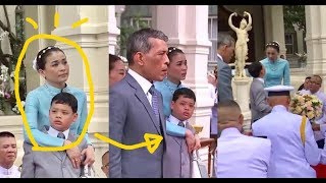 ดูความไม่เหมาะสมของพระราชินีใหม่! กอดล็อคคอองค์ทีฯ จนแทบหายใจไม่ออก บังอาจนะ!!!