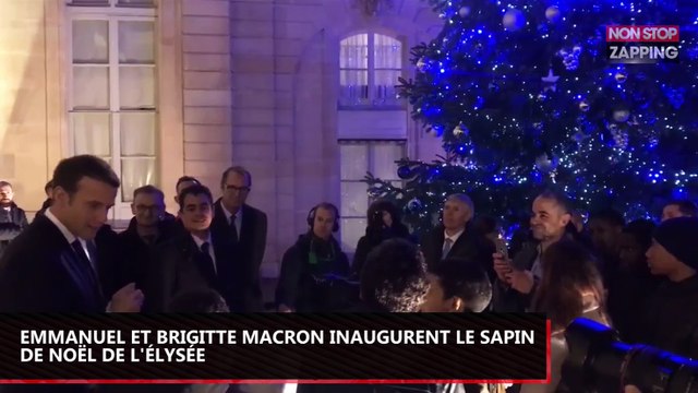 Emmanuel Macron et Brigitte inaugurent le sapin de Noël de l’Elysée avec des enfants (Vidéo)