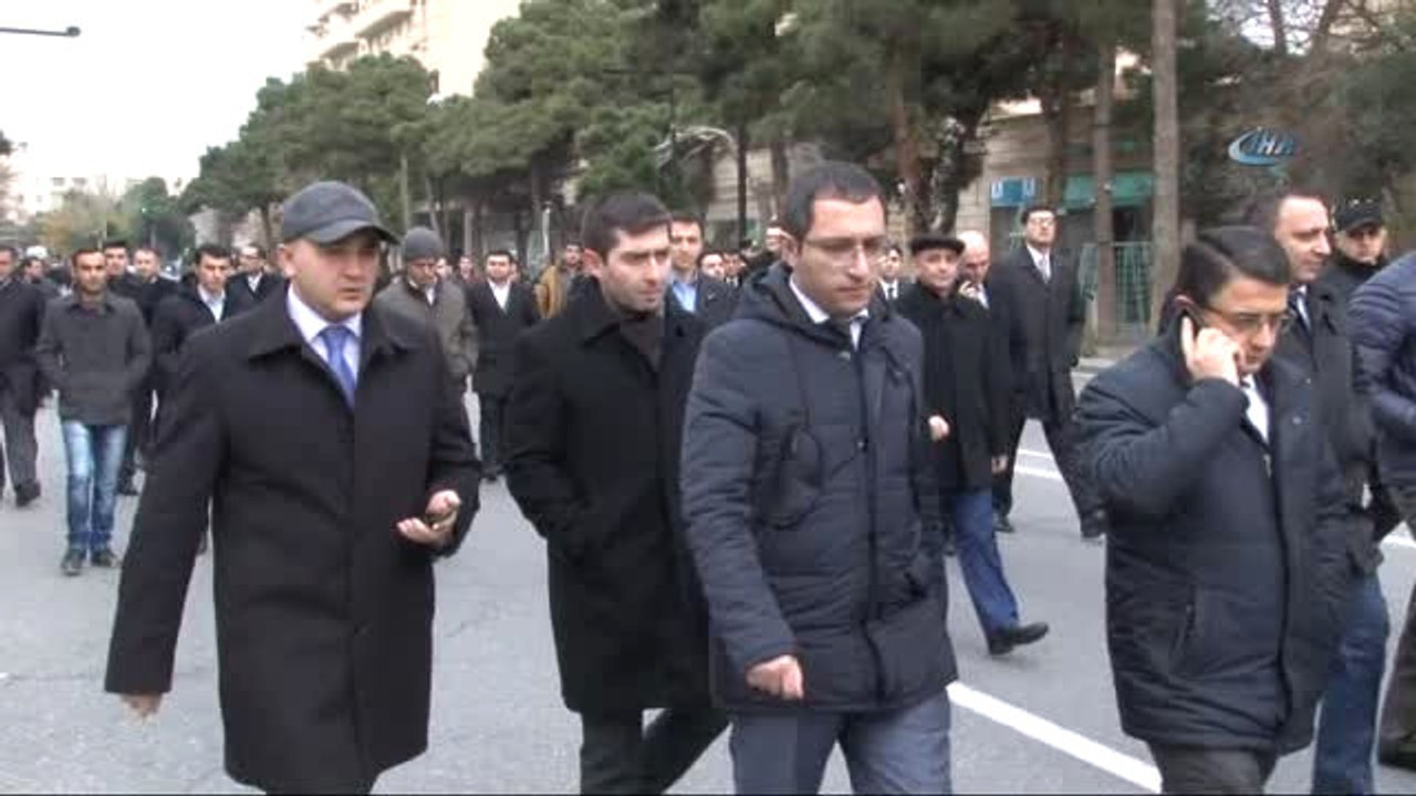 Azerbaycan'ın Ulusal Lideri Haydar Aliyev Bakü'de Anıldı