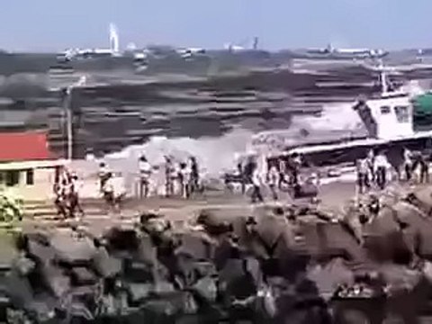 KanyaKumari Tsunami 2004 - Tsunami at KanyaKumari- the horrible scenes