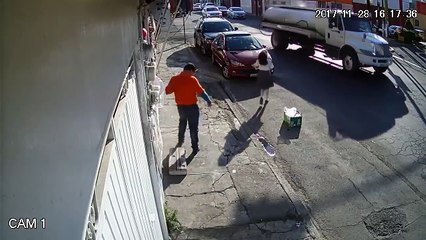 Une adolescente se fait blesser par un câble téléphonique