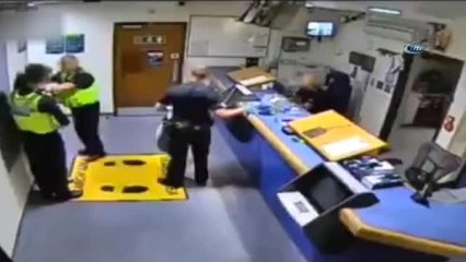 Karakolda Polise Bayıltan Yumruk