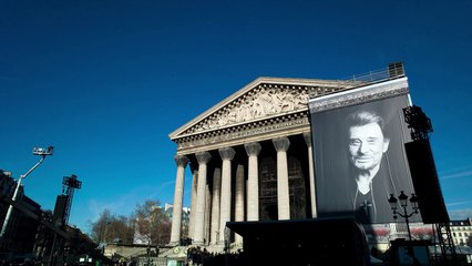 Inhumation de Johnny Hallyday : deux absences remarquées