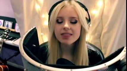 Cô gái cover hit Justin Bieber ( Chloe Adams )