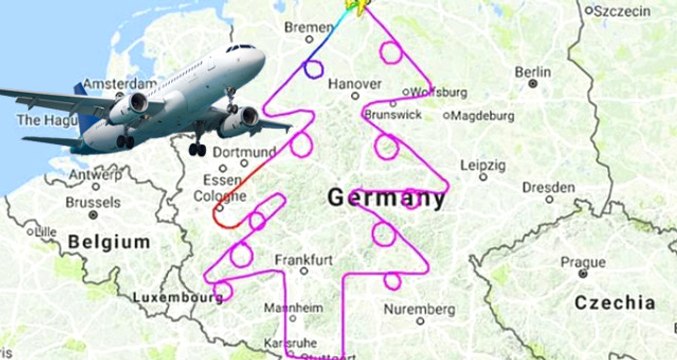 Gökyüzünde Yeni Yıl Kutlaması! Pilot, Rotasıyla Noel Ağacı Çizdi