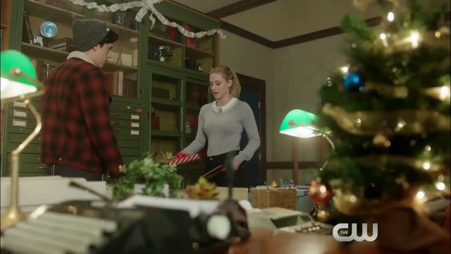 'Riverdale's Mid-Season Finale: 'Silent Night, Deadly Night'