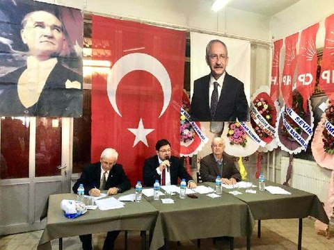 Sedyeyle Katıldığı Kongrede, Yeniden CHP İlçe Başkanı Seçildi