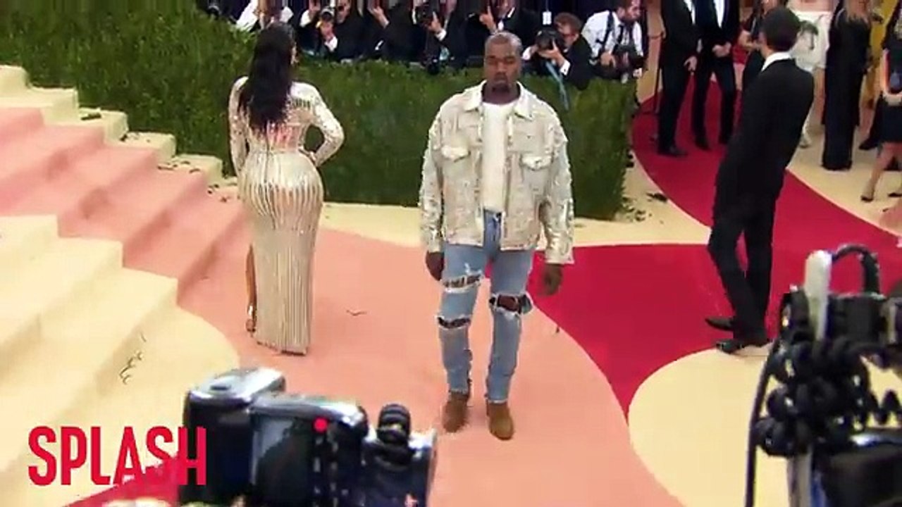 Kanye West is Spotted Back in Public with Blonde Hair! _ Splash News TV