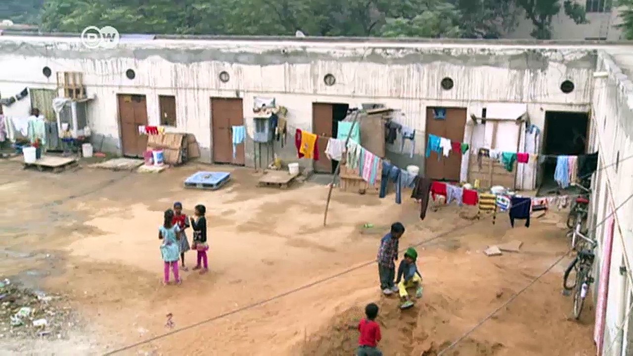 Lebensgefährliche Kanalreinigung in Indien | DW Deutsch