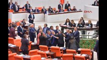 Meclis'te 'Ne Mal Olduğunu Biliyorum' Gerginliği- Fotoğraflar
