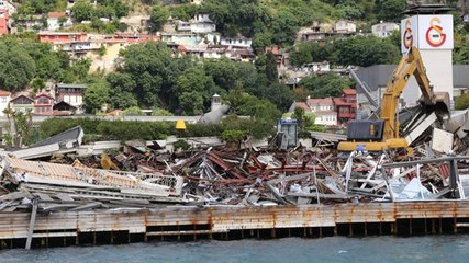 İstanbul Boğazı'ndaki Kaçak Yapıları Yıkacak Müteahhit Bulunamıyor