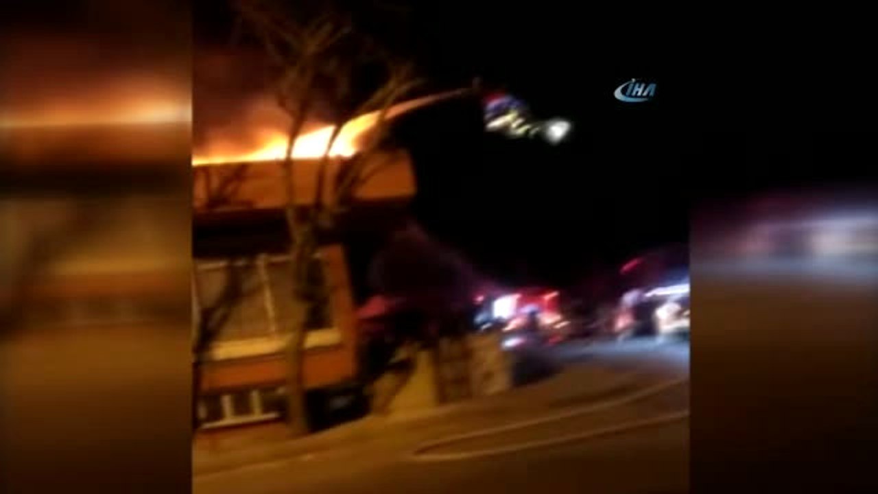 Arnavutköy'de Korkutan Yangın Kamerada