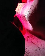 Nuria Fergó rodaje cortometraje "Cinco Reyes" en La cueva del tesoro