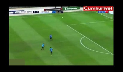 Efsaneler maçında Higuita kurtarışı