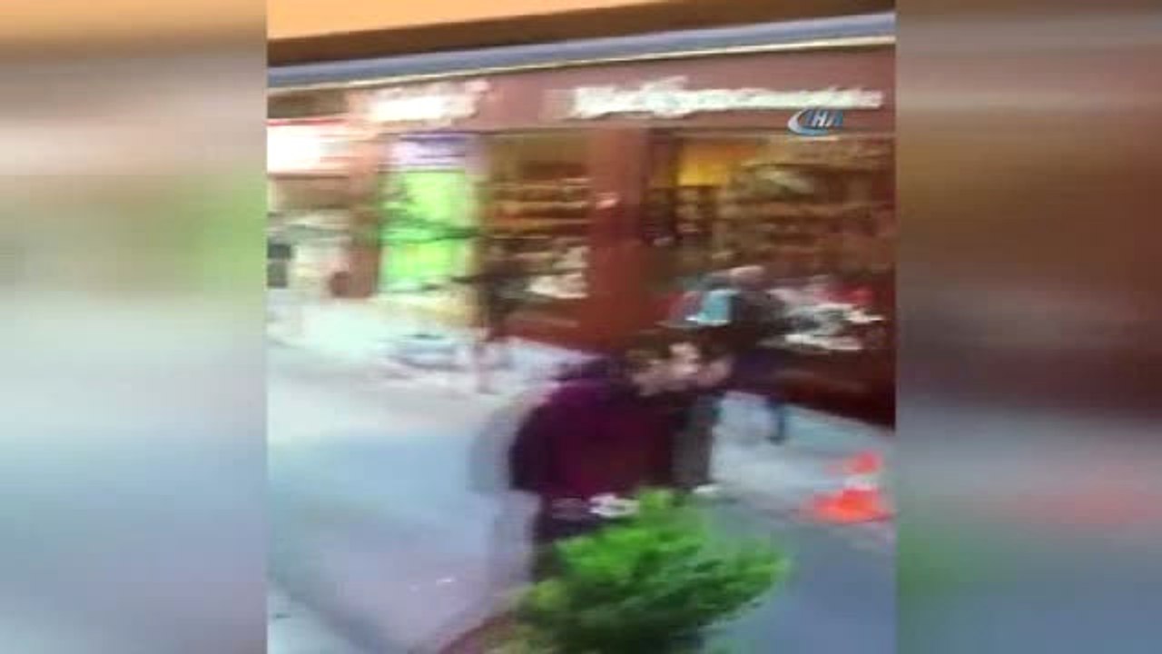 Balona Rövaşata Atan Adam'dan Sonra Şimdi de 'Fareyi Tekmeyle Kovalayan Dede'miz Var