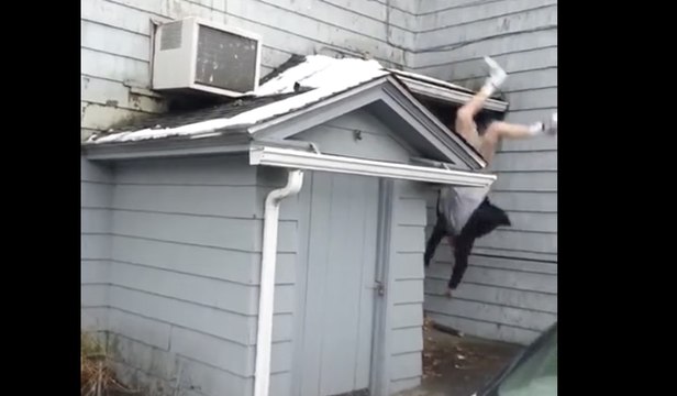 Ivre ce type tombe du toit sur le dos !! Bien vu !