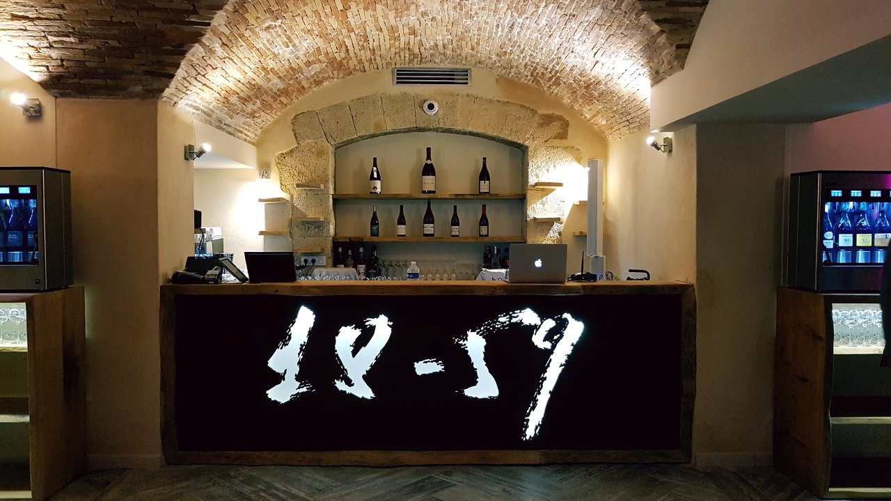 Visite du Bar à vin "Le 18-59" à Sorgues