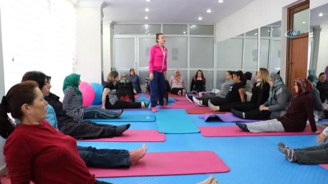 Kadınlardan Spor Kursuna Yoğun İlgi