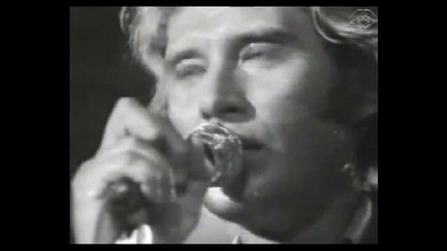 Johnny Hallyday - J'ai pleuré sur ma guitare - La prison des orphelins