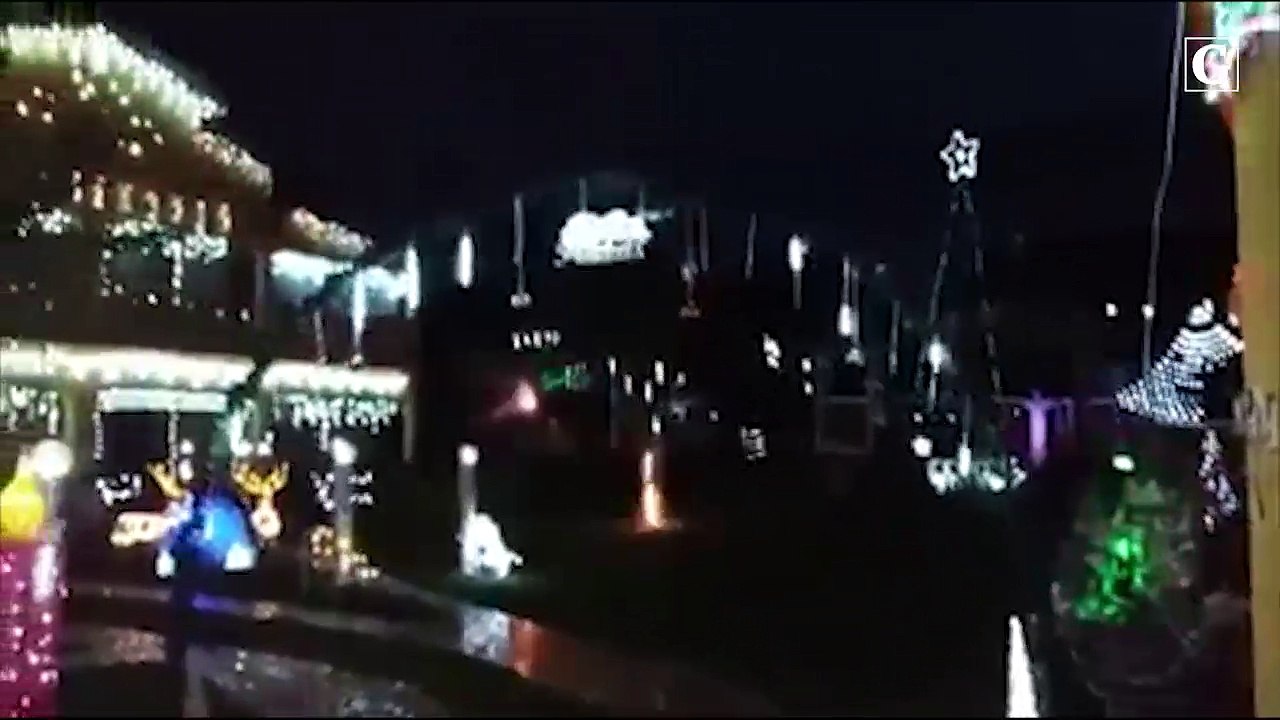 Há 20 anos capixaba decora própria casa para visitação no Natal