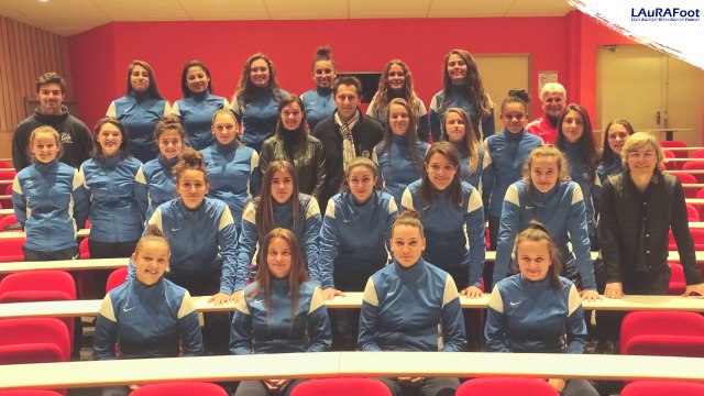 Corinne Diacre à la rencontre des filles du Pôle Espoirs de Vaulx-en-Velin