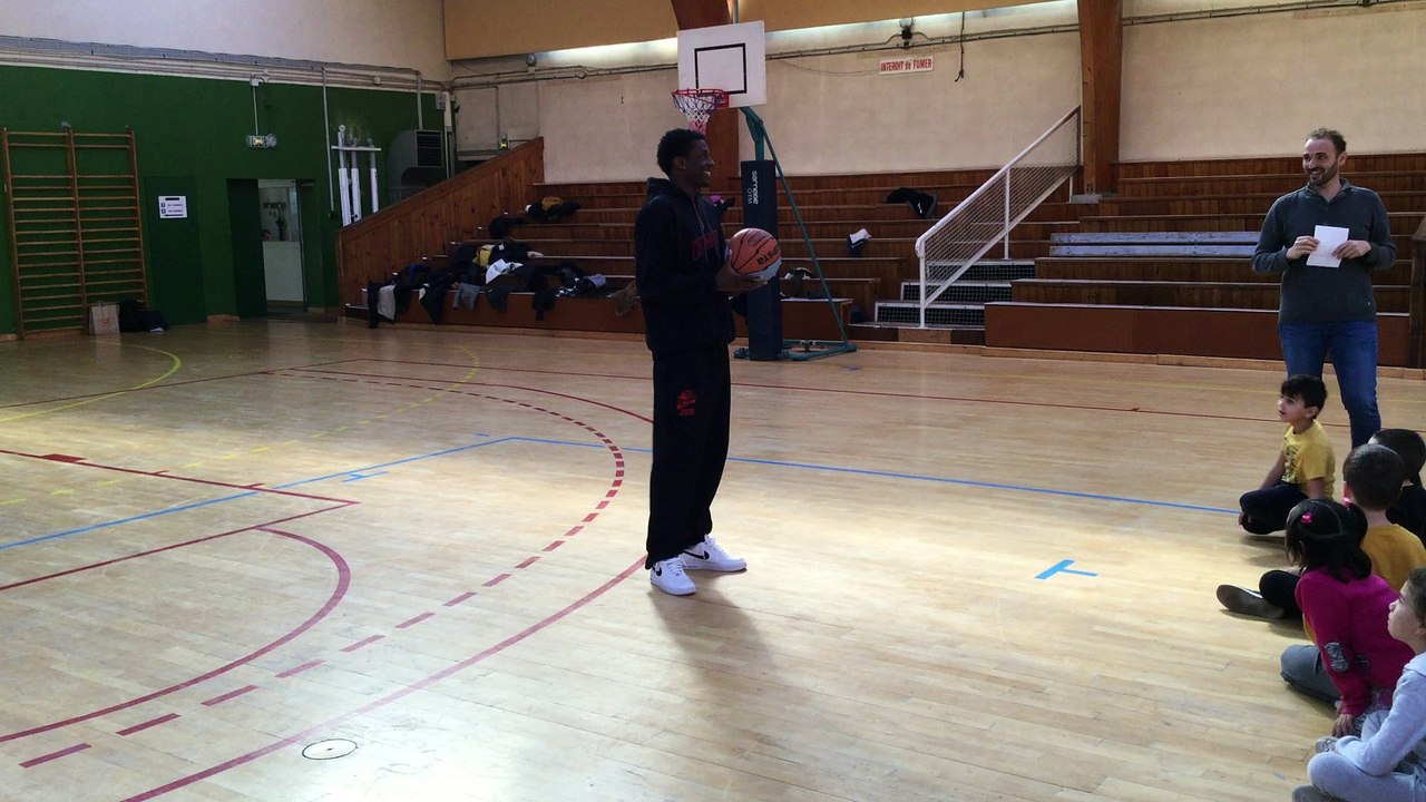 Mardi 12 décembre 2017 Grégory Bengaber répond aux défis lancés par les élèves