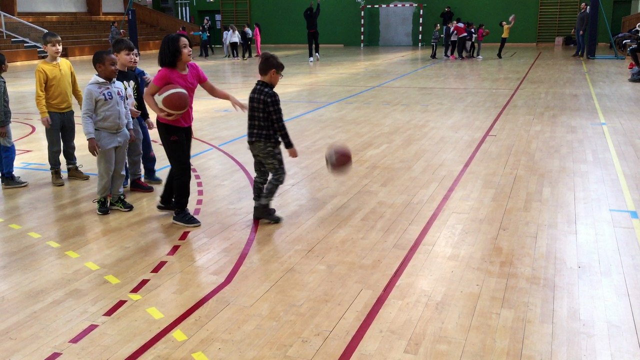 Mardi 12 décembre 2017 concours de shoots entre Grégory Bengaber et les élèves