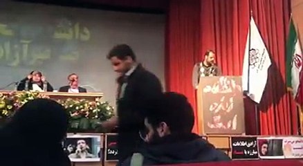خوێندکاری کوردی کرماشانی دژ بە وەزیری ڕووحانی، ڕەخنە لە کەمتەرخەمی دەوڵەت لە بەرانبەر بوومەلەرزە لێدراوان دگرێت