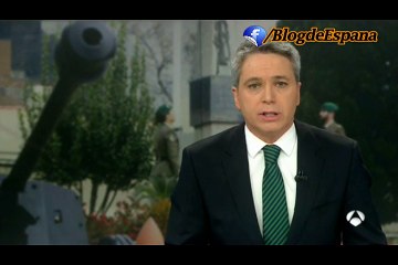 Un civil amenaza a Puigdemont y a Pablo Iglesias subido a un tanque