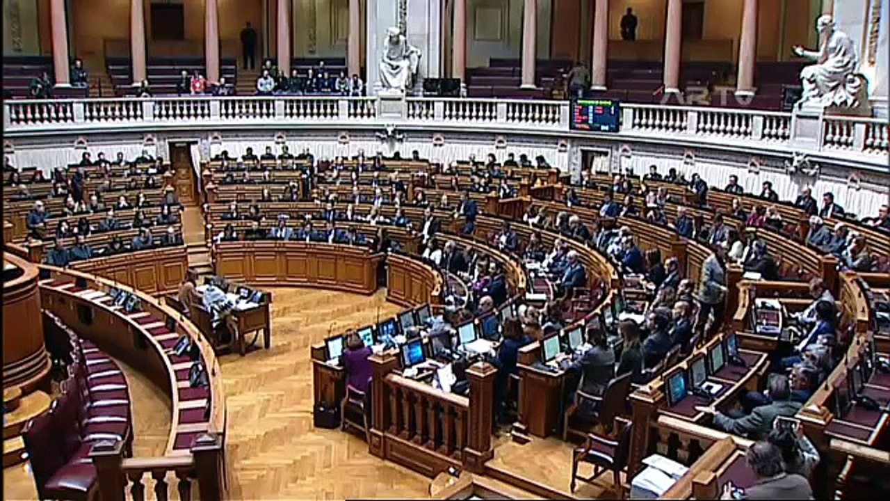 Homenagem do Parlamento Português a Zé Pedro dos Xutos & Pontapés