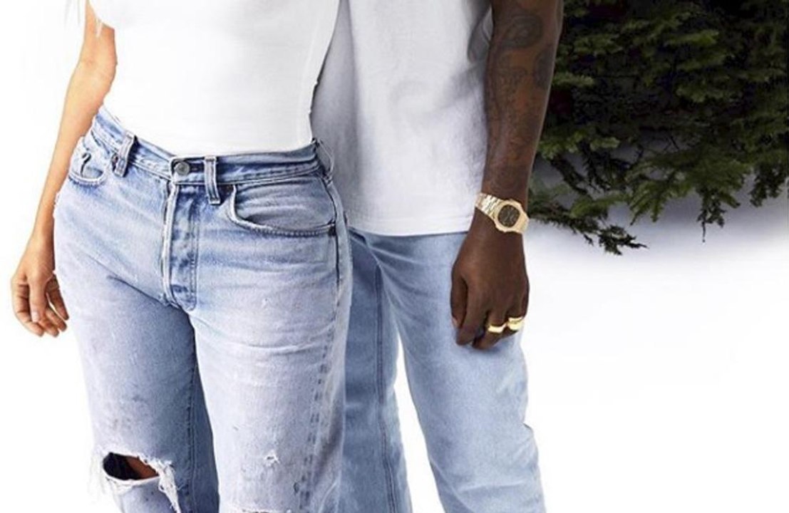 Kanye West fait ses débuts sur la carte de Noël des Kardashian