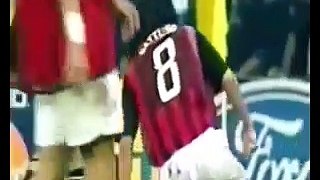 Gattuso envoie un coup de poing dans le visage d'Ibrahimovic