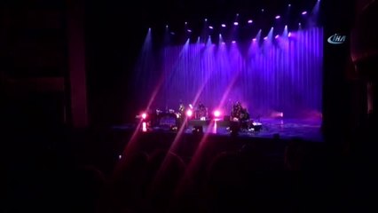 İstanbul'da Carla Bruni Rüzgarı Esti