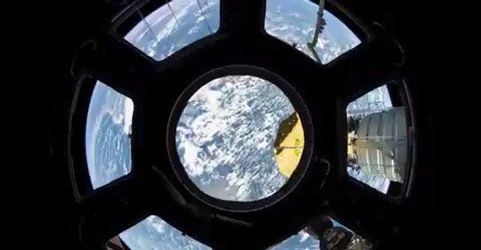 NASA Astronaut Says Space Station Goodbye With Stunning View of Earth