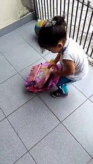 Adorable : cette petite fille a essayé d'emmener son chien à l'école
